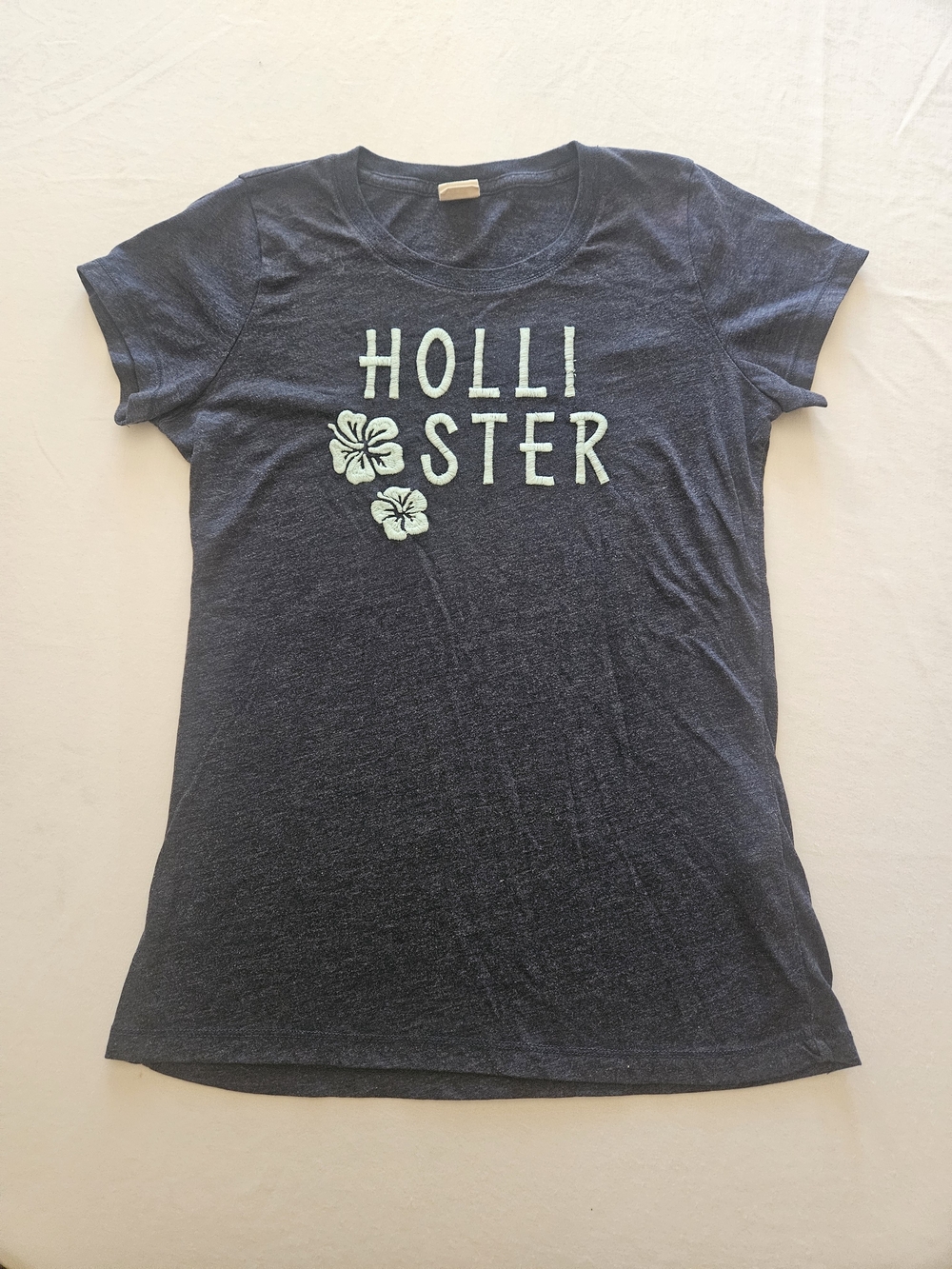 Hollister Navy Short-Sleeve Logo Tee with Light Blue Hibiscus Flowers Size Med